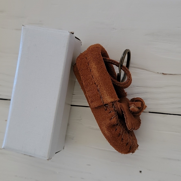 NEW Minnetonka  Moccasin Key Chain - Picture 4 of 6